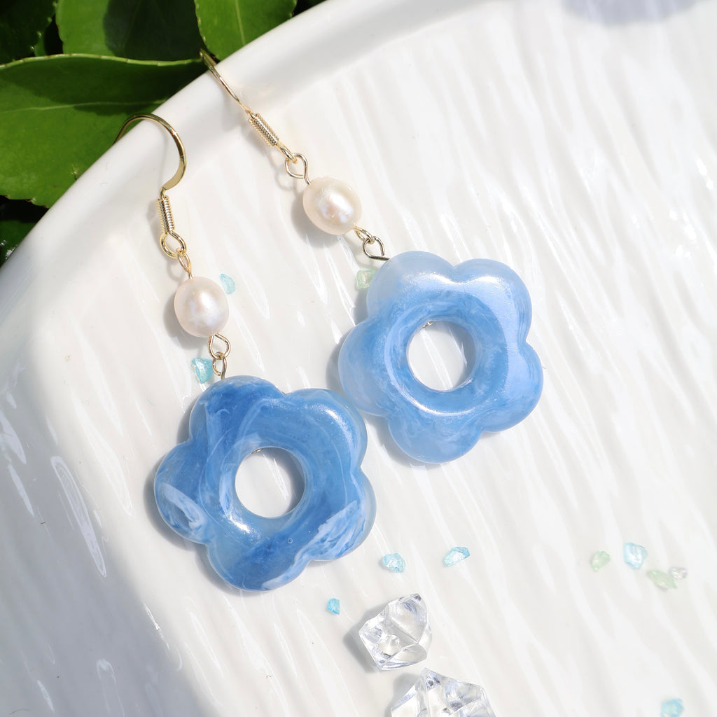 Handmade flower pearl drop earrings – Jouvi